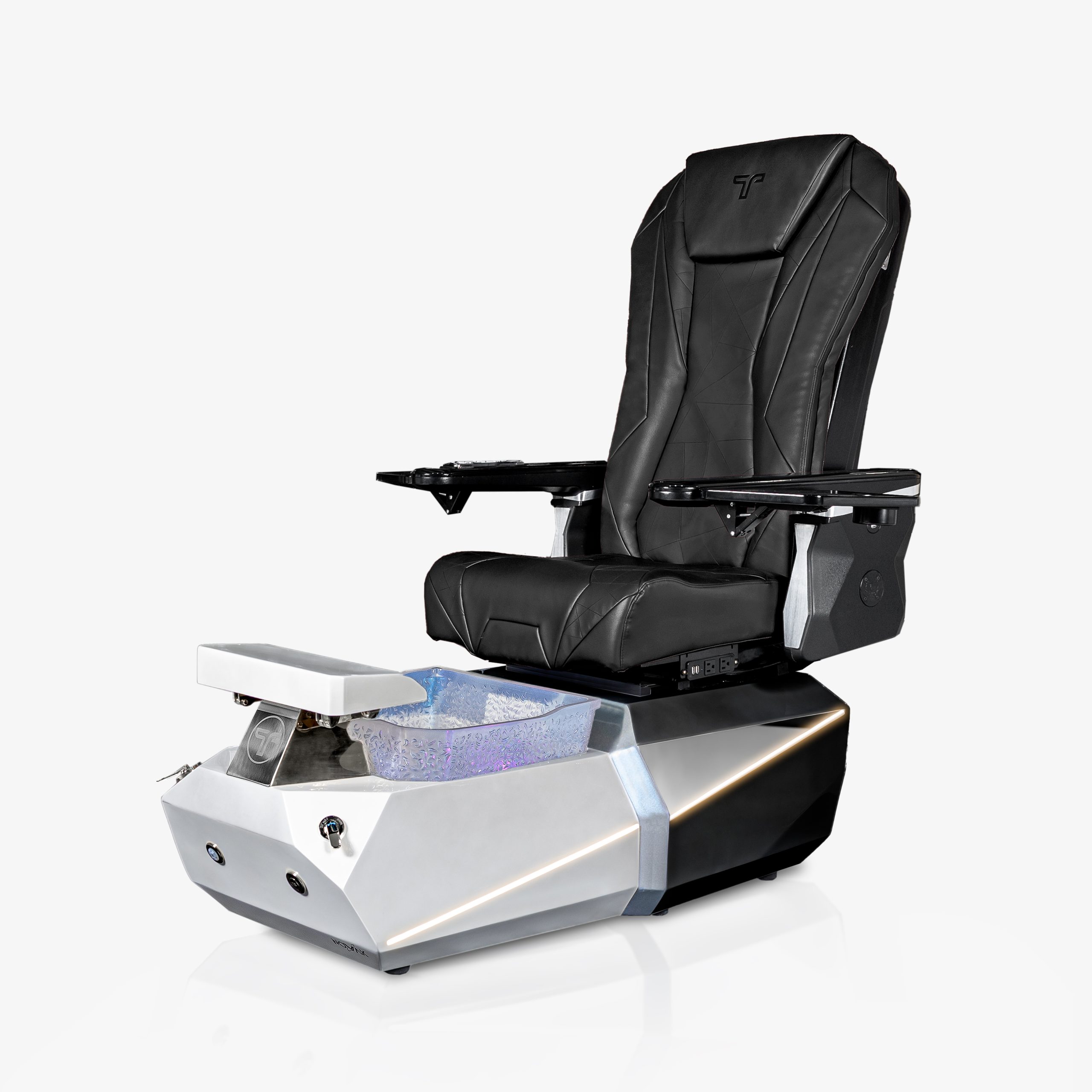 Novak-BW-Triump-Black-Black-scaled