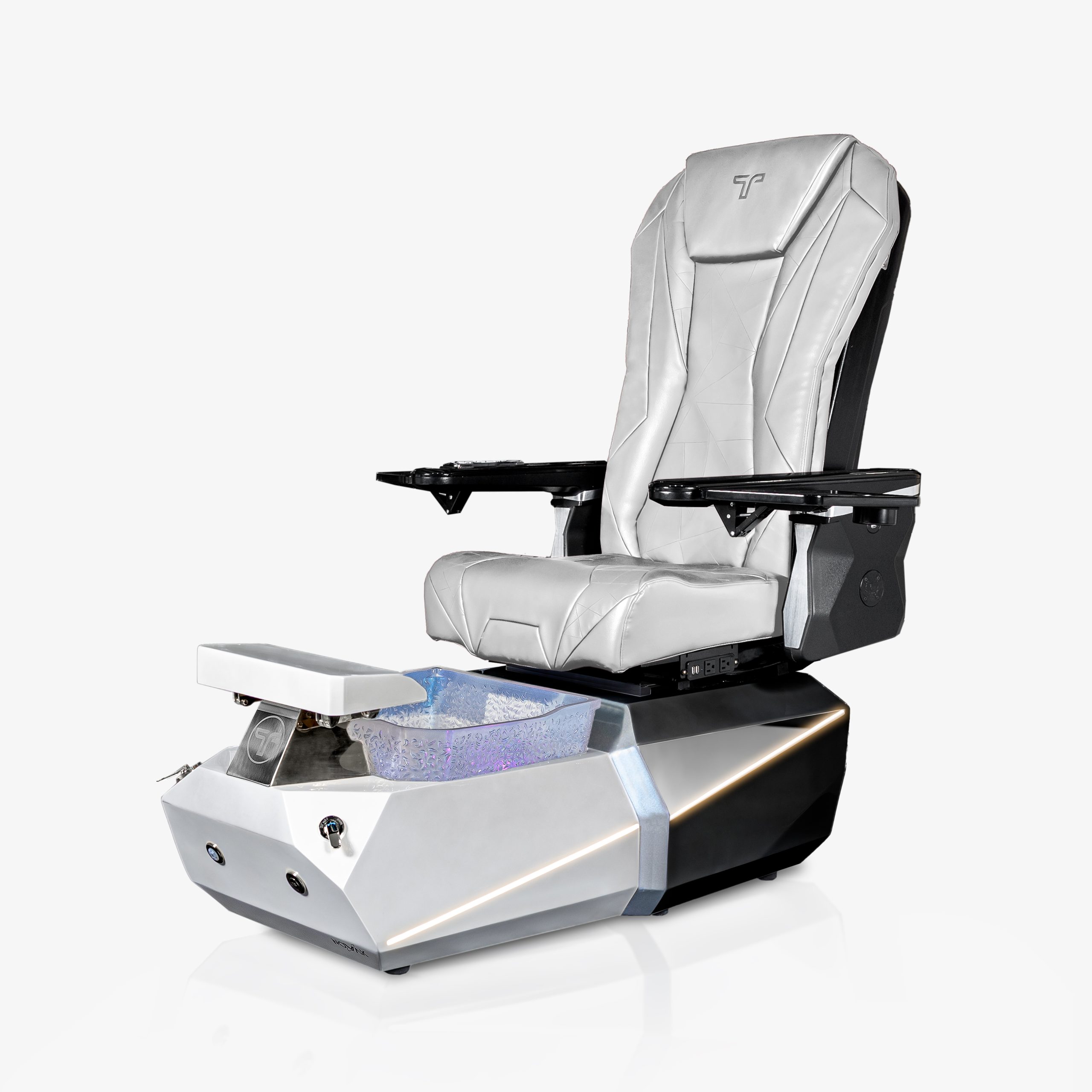 Novak-BW-Triump-Black-White-scaled